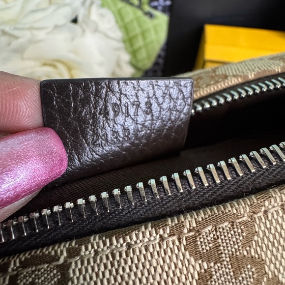 Gucci Canvas Messenger Crossbody Bag - Picture 5 of 10